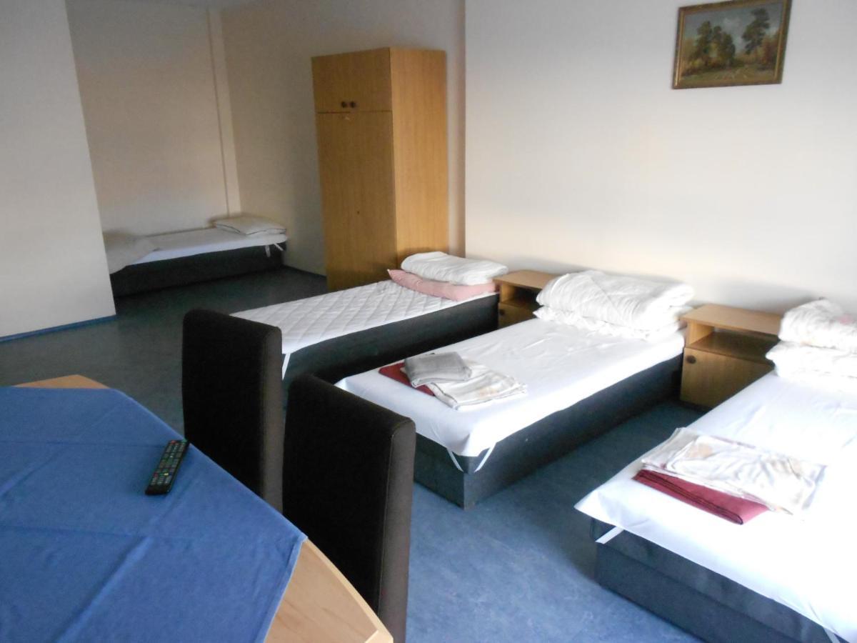Hostel "Na Bocianowie" ビィドゴシュチュ エクステリア 写真