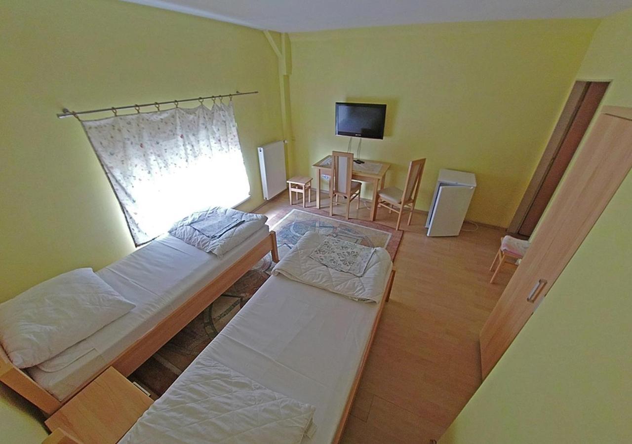 Hostel "Na Bocianowie" ビィドゴシュチュ エクステリア 写真